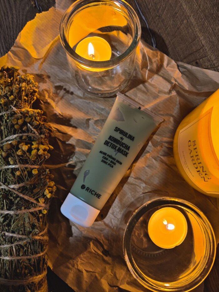 Уходовая детокс-маска Spinach + Spirulina от RICHE LAABS
