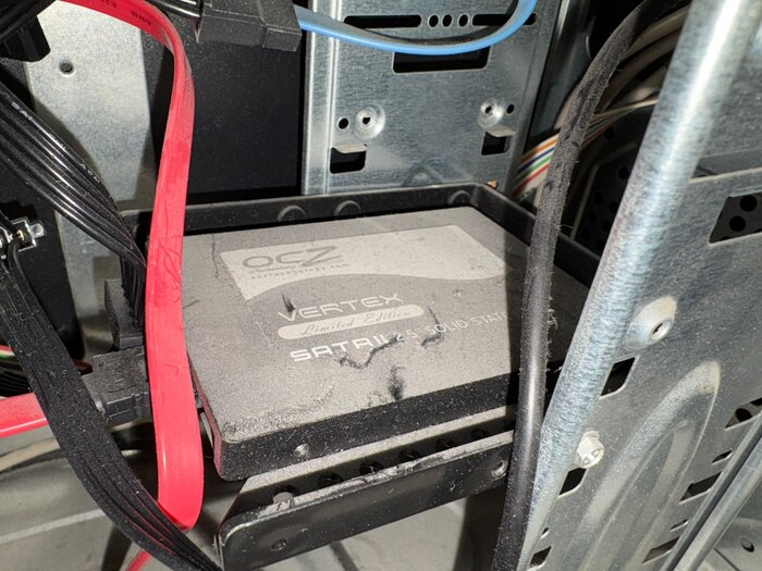 Очередное вмешательство МегаФона в выборы США или обсуждение Мелании Трамп и Амалии важных сделок, засекреченных ЦРУ на особом SSD-диске