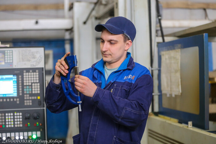 Из серии «Именно они делают Россию великой» - снято мной на Орском вагоноремонтном заводе (Орский ВРЗ)