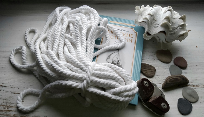 натюрморт собрался из мелочей от приключений