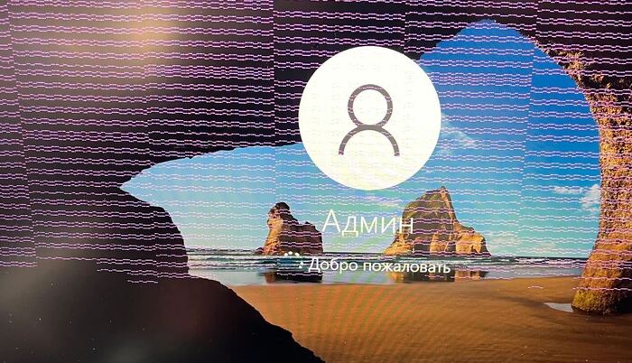 Вот такие артефакты на GDDR6 памяти явно указывают на ошибки видеопамяти, но проблема может быть как в неисправности самих чипов памяти, так и в их пайке, а так же неисправности ГПУ или доски.