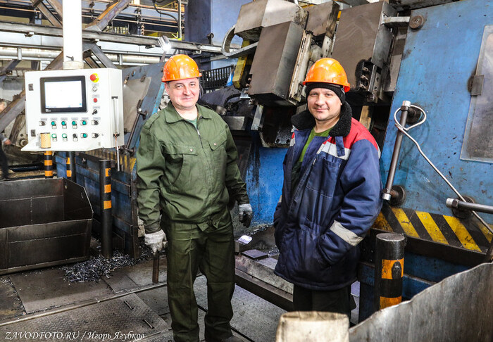 Из серии «Именно они делают Россию великой» - снято мной на Орском вагоноремонтном заводе (Орский ВРЗ)