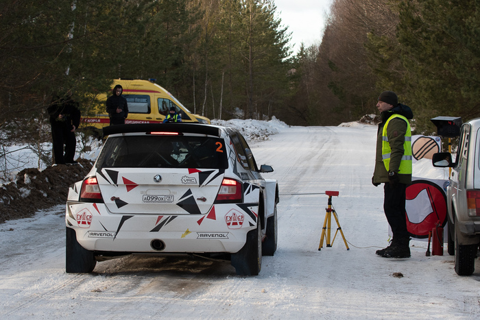 На старте СУ3 Дмитрий Мордкович. Skoda Fabia R5