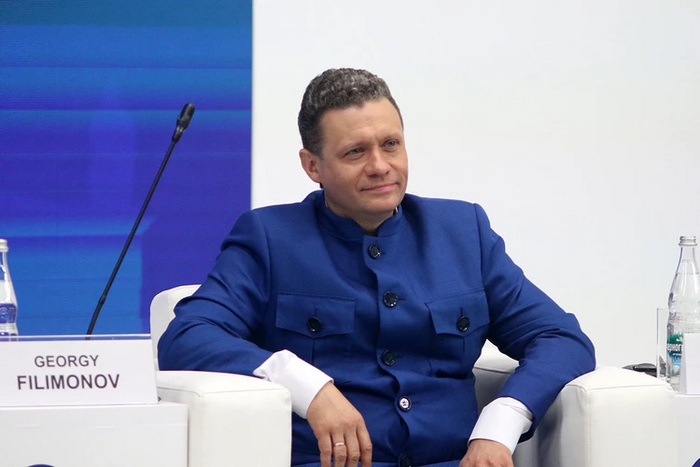      . : GLOBAL LOOK PRESS.