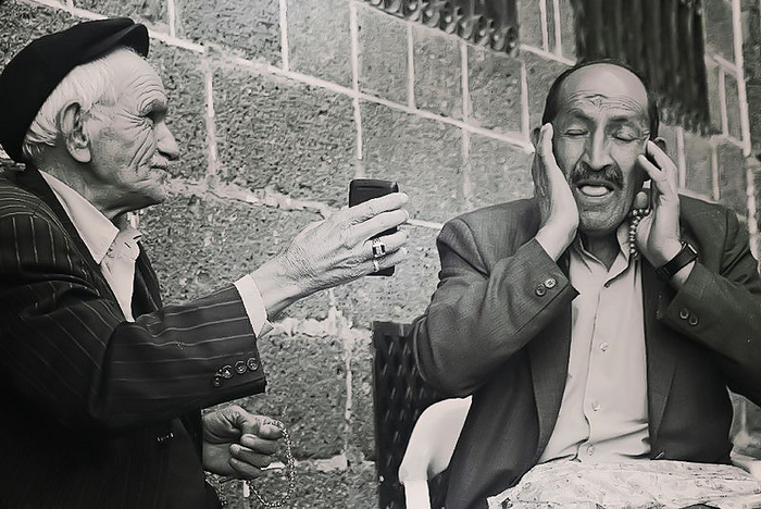 Музыкант исполнят денгбей