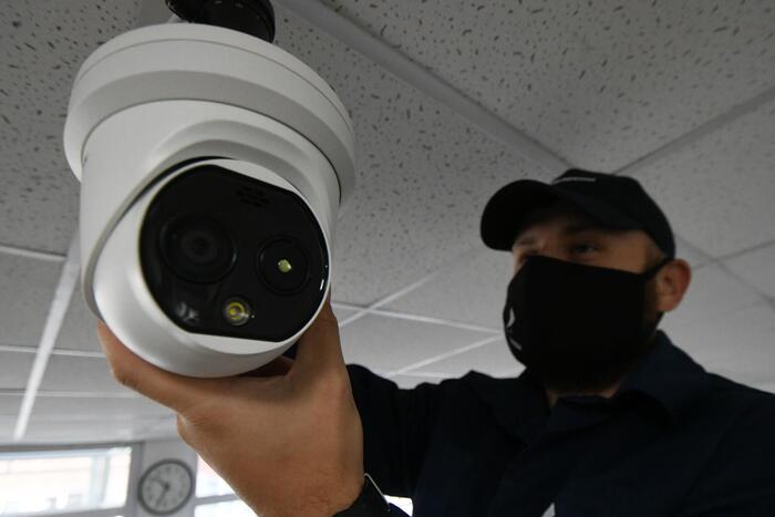 Как работник боролся с камерами в офисе, получил за это выговор и оспорил его в суде