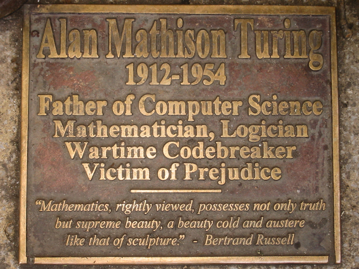 Табличка на статуе ТьюрингаФото: Wikimedia Commons