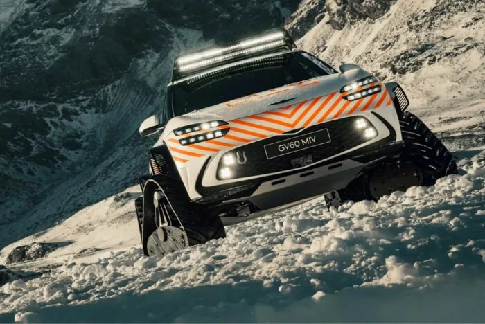 Genesis GV60 встал на гусеницы, а Audi Q6 — на цыпочки - Китайские авто, Транспорт, Авто, Электромобиль, Audi, Genesis, Внедорожник, Кроссовер, Новости, Гусеничная техника, Длиннопост