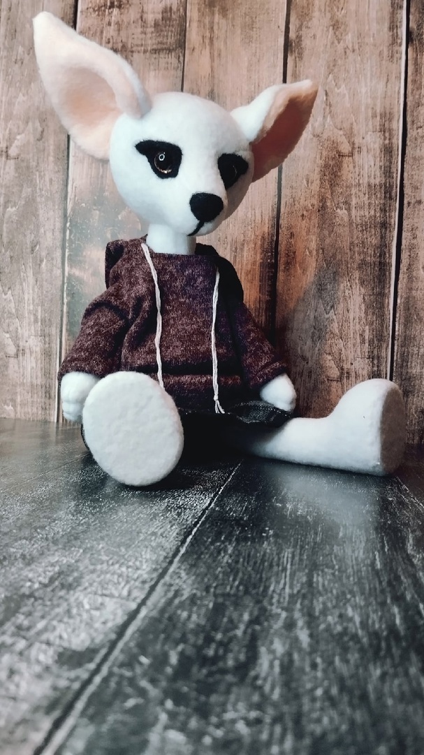 Умеет сидеть.