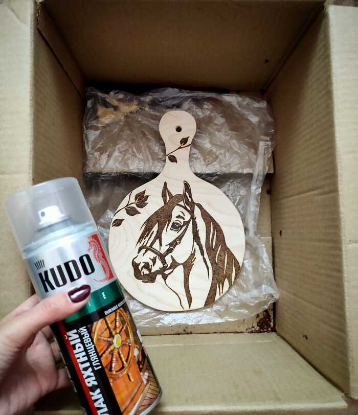 Вот, собственно, и разделочная (декоративная) доска. Подарок подруге, как вам?)