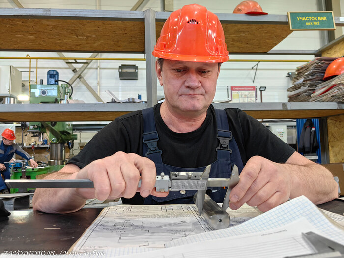 Из серии «Именно они делают Россию великой» - снято мной на заводе ООО «Инженерные технологии» (Оренбург)