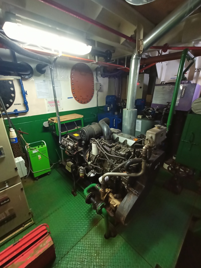 ���� Yanmar 32���. ����������� 70 �������.