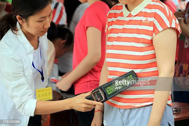 Как наказывают за списывание на экзаменах в разных странах?