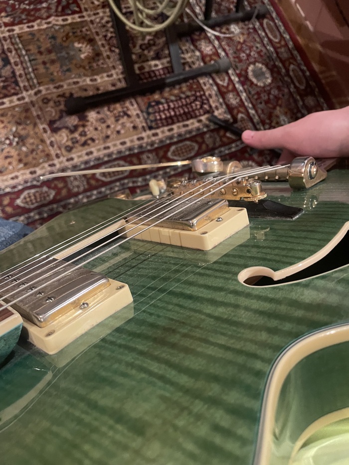 Ibanez AFS, � �/� ������ ����� � ������ 35-45 ����� ������. �� ��� � ������� ��� ������� � ������ 25 ����� ��� ������ ��������.