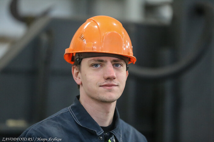 Из серии «Именно они делают Россию великой» - снято мной на заводе ООО «Инженерные технологии» (Оренбург)