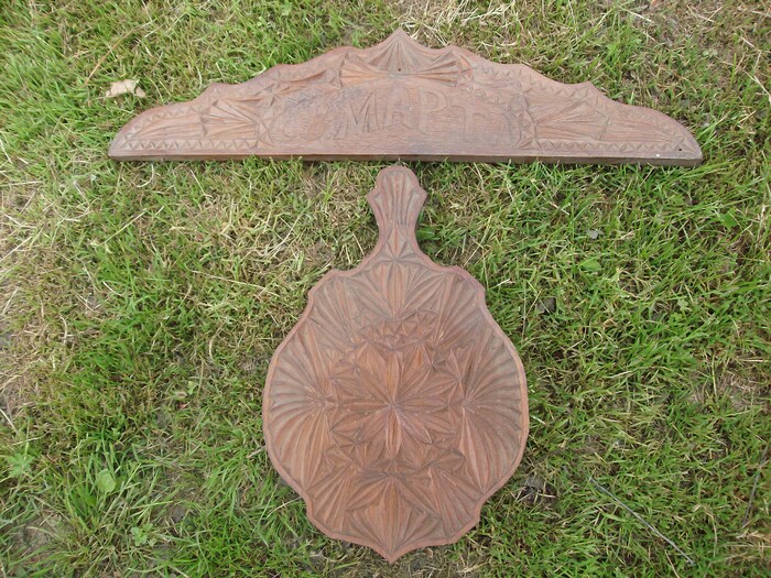 центральная доска на основании