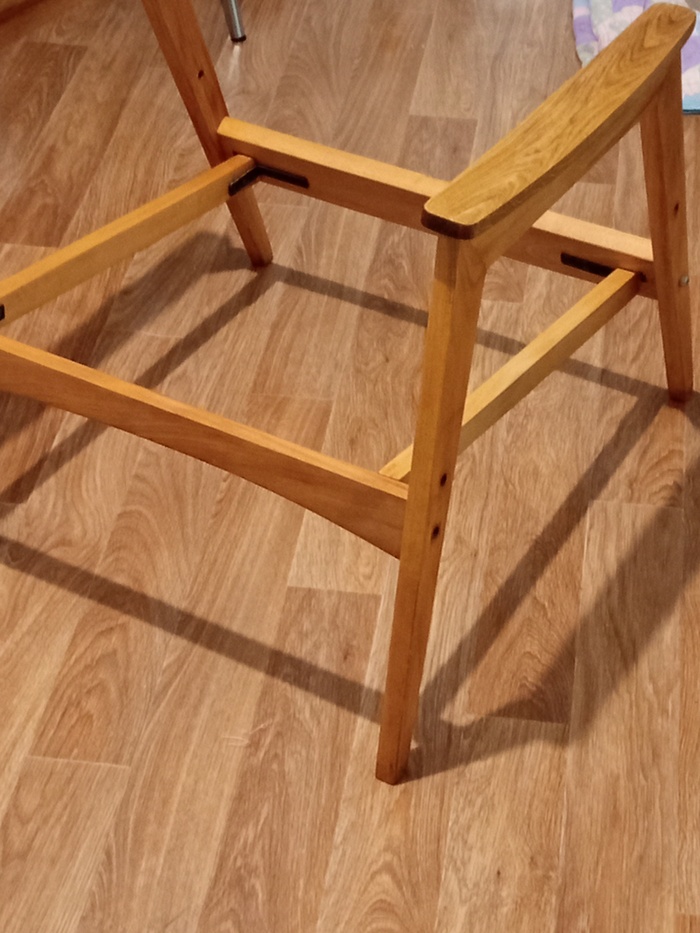 Все зачищено до дерева и покрыто маслом