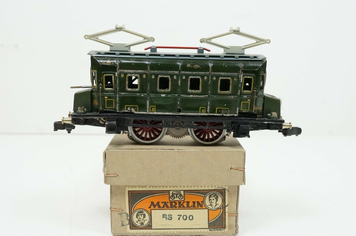  M&#xE4;rklin  1935 . <a href="https://pikabu.ru/story/poleznyie_parovoziki_chast_1_vvedenie_v_zheleznodorozhnyiy_modelizm_12320835?u=https%3A%2F%2Fmarketplace.marklinstop.com%2Fproduct%2Fh0-marklin-rs-700-e-lok-1935-c3-16%2F&t=%D0%98%D1%81%D1%82%D0%BE%D1%87%D0%BD%D0%B8%D0%BA&h=3e1e88d6afe76897854b3b96020109c4c0cb794d" title="https://marketplace.marklinstop.com/product/h0-marklin-rs-700-e-lok-1935-c3-16/" target="_blank" rel="nofollow noopener"></a>.