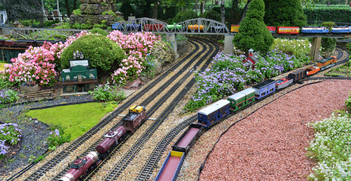      G. <a href="https://pikabu.ru/story/poleznyie_parovoziki_chast_1_vvedenie_v_zheleznodorozhnyiy_modelizm_12320835?u=https%3A%2F%2Fmodelrailwaylayoutsplans.com%2Fg-scale-garden-layout%2F&t=%D0%98%D1%81%D1%82%D0%BE%D1%87%D0%BD%D0%B8%D0%BA&h=8ada254c498204f22e3386b4c7f890895d990ed0" title="https://modelrailwaylayoutsplans.com/g-scale-garden-layout/" target="_blank" rel="nofollow noopener"></a>.