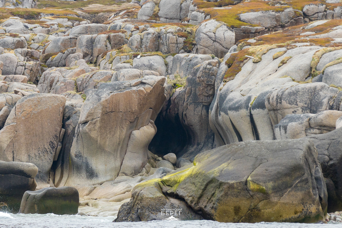 Такие грот-пещеры вытачивает море