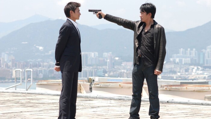 -Ты крот! -От крота слышу!