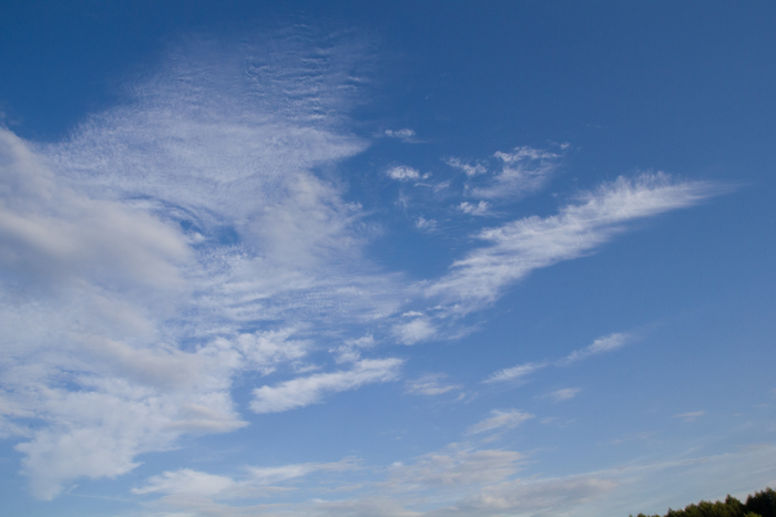 Одна из 18 фотографий. Те же фотоаппарат и объектив; время — 19:04:49; f/22, 1/100 c., ISO-400, ф. р. — 17 мм