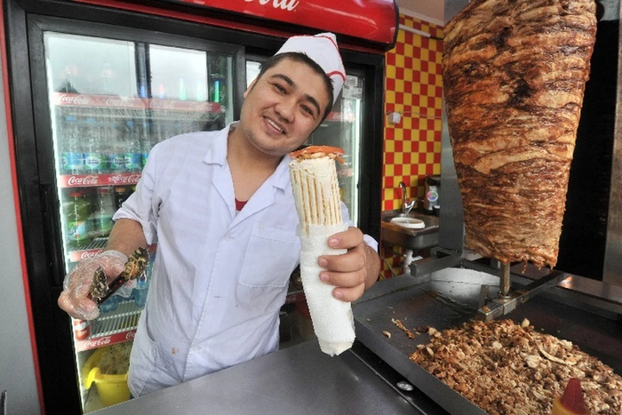 Бродячие собаки дуреют с этой прикормки