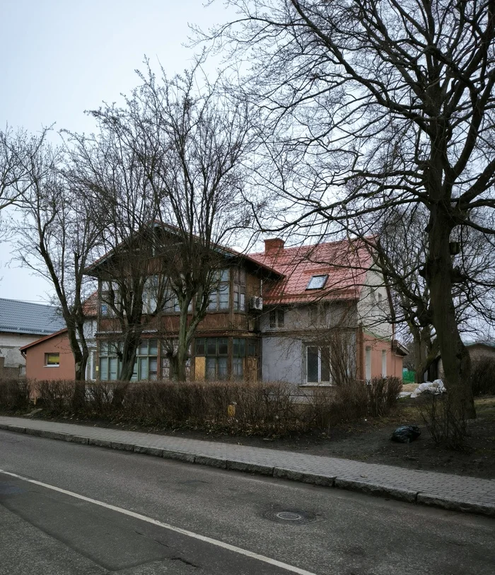 Old stuff or cultural heritage? - My, Pioneer Resort, Kaliningrad region, Longpost, Dilapidated housing, Old man, Cultural heritage, History, Architecture, Local history, sights, Cities of Russia, Building, Resorts in Russia, Travel across Russia