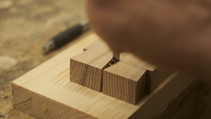 Чистовое делаю стамеской в несколько этапов.