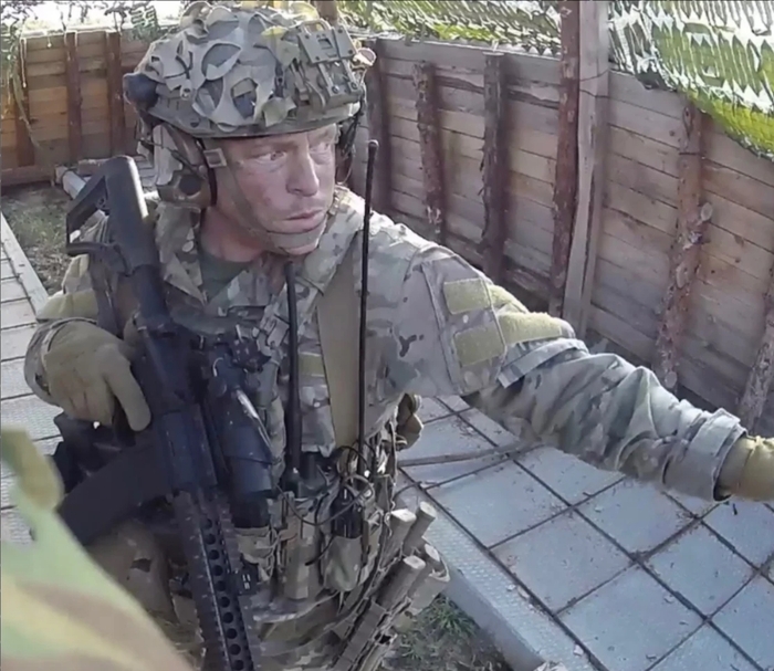 Бывший морской пехотинец США Кори Навроцки, 41 год