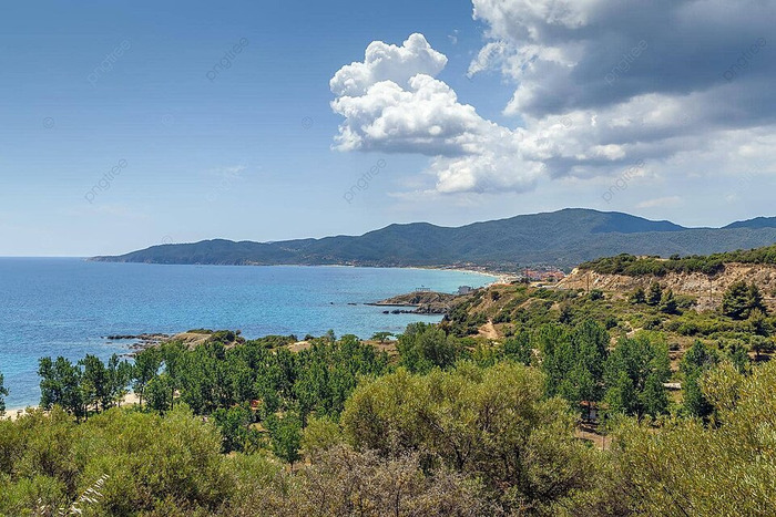 Берег Эгейского моря на полуострове Халкидики (неподалёку от города Салоники)