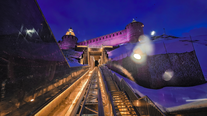 Вид на Нижегородский Кремль из кабины фуникулёра