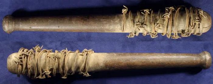 Дубинки, обмотанные колючей проволокой, «с успехом» использовались многими воюющими сторонами… Фотография аукционной компании «Колледж Хилл Арсенал»