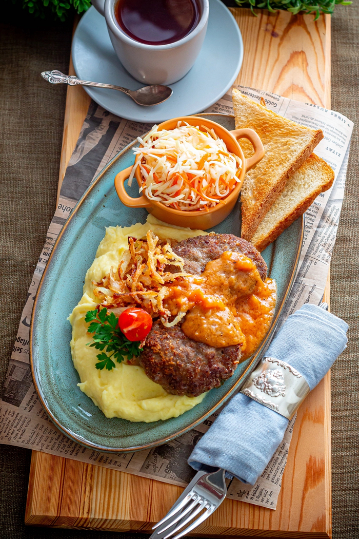 Нет, с пюрешкой!...