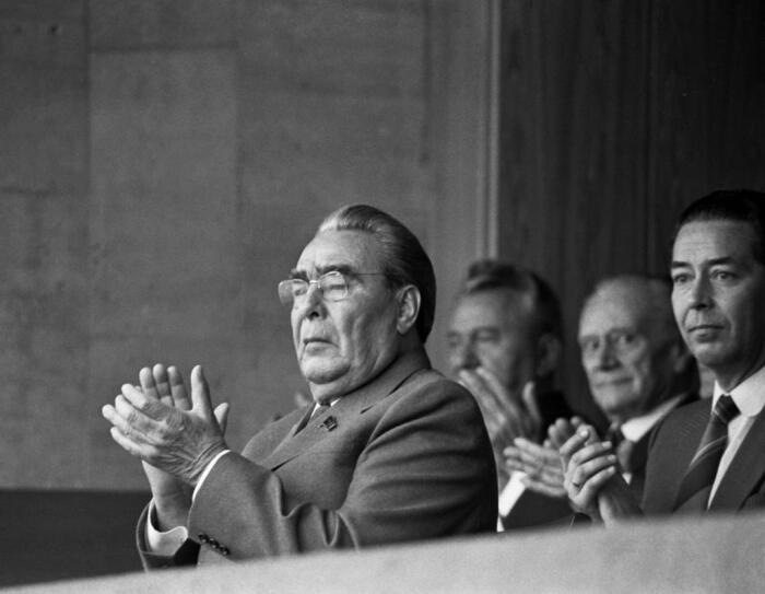   . /: <!--noindex--><a href="https://pikabu.ru/story/glavnyie_strasti_dorogogo_leonida_ilicha_ili_bez_chego_ne_mog_zhit_brezhnev_12333283?u=http%3A%2F%2Fstatic.life.ru&t=static.life.ru&h=8548e0fe602725863f6496e74d1bc07ee9178e65" title="http://static.life.ru" target="_blank" rel="nofollow noopener">static.life.ru</a><!--/noindex-->