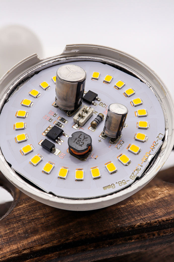 Для фото вскрыл не очень аккуратно, такую не вернуть.