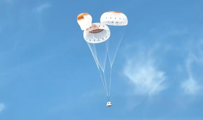 Капсула New Shepard компании Blue Origin возвращается на Землю в ходе суборбитальной миссии NS-29 4 февраля.Фото: Blue Origin