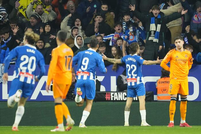 <a href="https://pikabu.ru/story/futbolnyiy_daydzhest_vyikhodnyikh_4_31_yanvarya3_fevralya_12337881?u=https%3A%2F%2Fwww.nytimes.com%2Fathletic%2F6105920%2F2025%2F02%2F02%2Freal-madrid-mbappe-romero-tackle-rudiger-injury-referees%2F&t=%D0%98%D1%81%D1%82%D0%BE%D1%87%D0%BD%D0%B8%D0%BA%20%D1%84%D0%BE%D1%82%D0%BE&h=d2209ca69306f54fe27991bfdd31979190ff26c6" title="https://www.nytimes.com/athletic/6105920/2025/02/02/real-madrid-mbappe-romero-tackle-rudiger-injury-..." target="_blank" rel="nofollow noopener">Источник фото</a>