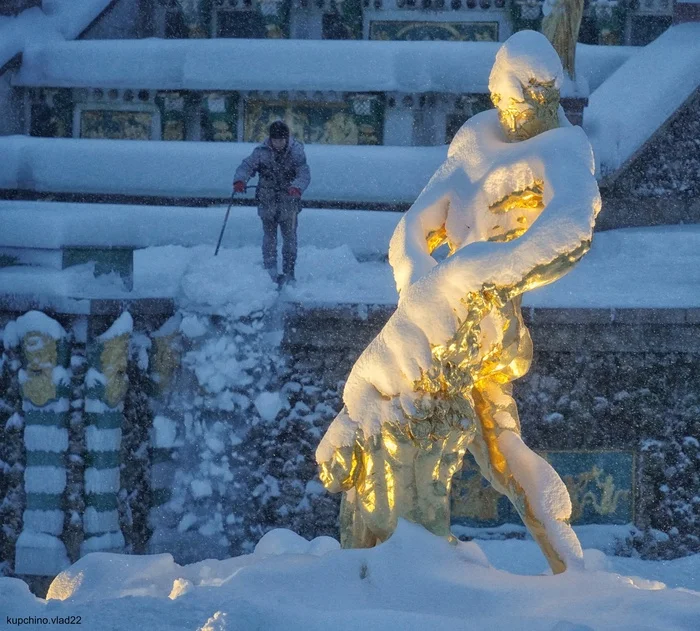 I'm slowly sorting out Snowy Peterhof - My, The photo, Saint Petersburg, Peterhof
