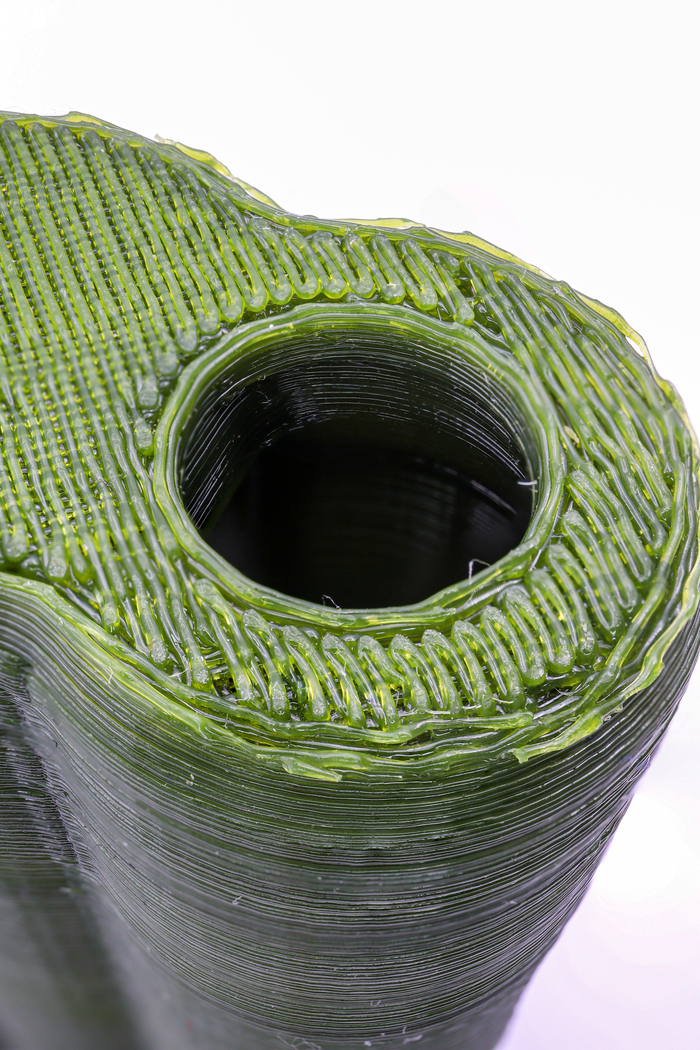 Очень похоже на работу клеевым пистолетом