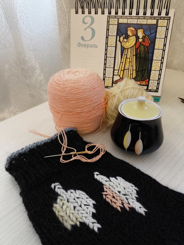 Вышивка на паголенке иглой с широким ушком