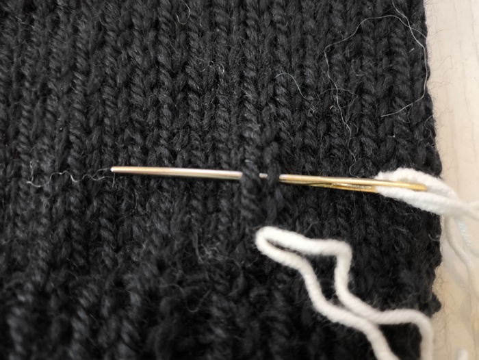 Первый стежок - правая сторона галочки