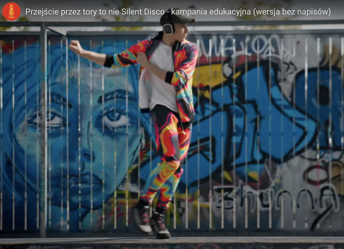        Silent Disco ( ).      .  -  ,    -  (  ).