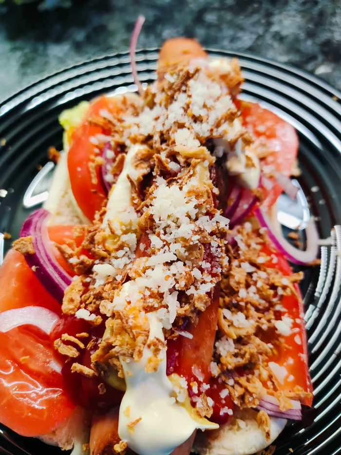 Посыпаю тёртым пармезаном