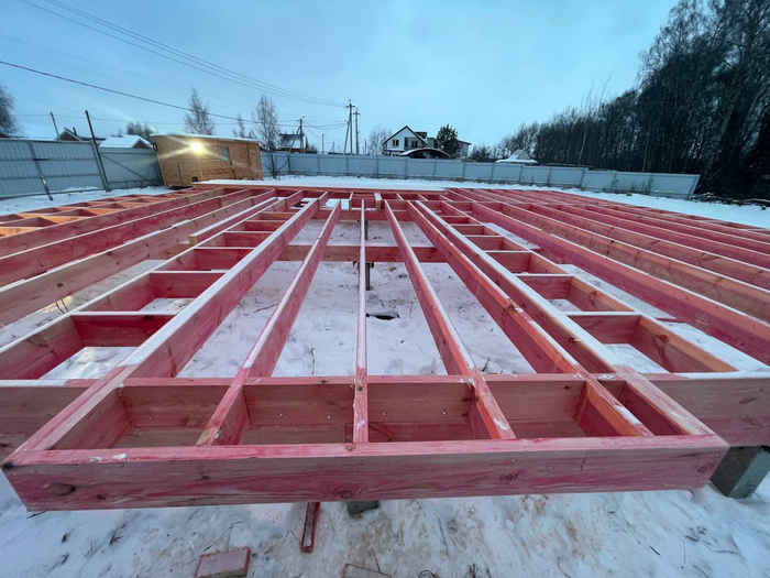 Первый камень