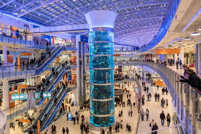 Аквариум в торгово-развлекательном центре «Авиапарк».