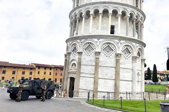 Пизанская башня. Как она выглядит внутри Пизанская башня, Италия, Достопримечательности, Познавательно, Вокруг света, Страны, Видео, YouTube, Длиннопост