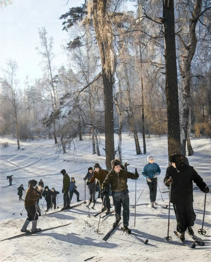Ностальгические фотографии Советских зимних забав и просто интересных снимков. 20 раскрашенных фотографий. Часть II Старое фото, Фотография, СССР, Детство в СССР, 60-е, 70-е, 80-е, Зима, Колоризация, Длиннопост