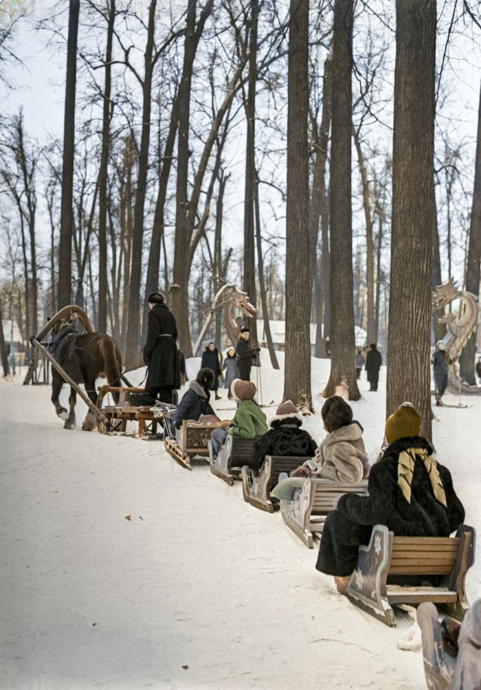 Ностальгические фотографии Советских зимних забав и просто интересных снимков. 20 раскрашенных фотографий. Часть II Старое фото, Фотография, СССР, Детство в СССР, 60-е, 70-е, 80-е, Зима, Колоризация, Длиннопост