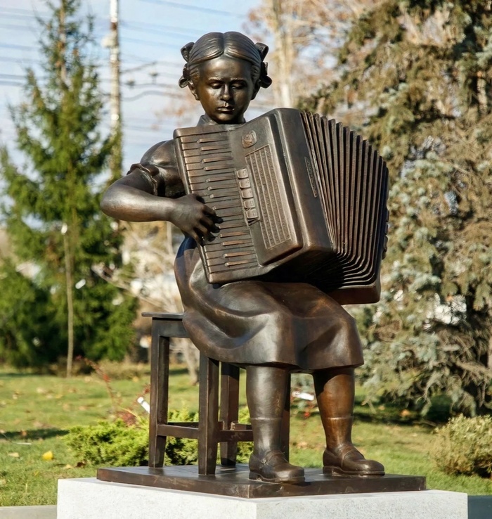 Александра Пахмутова